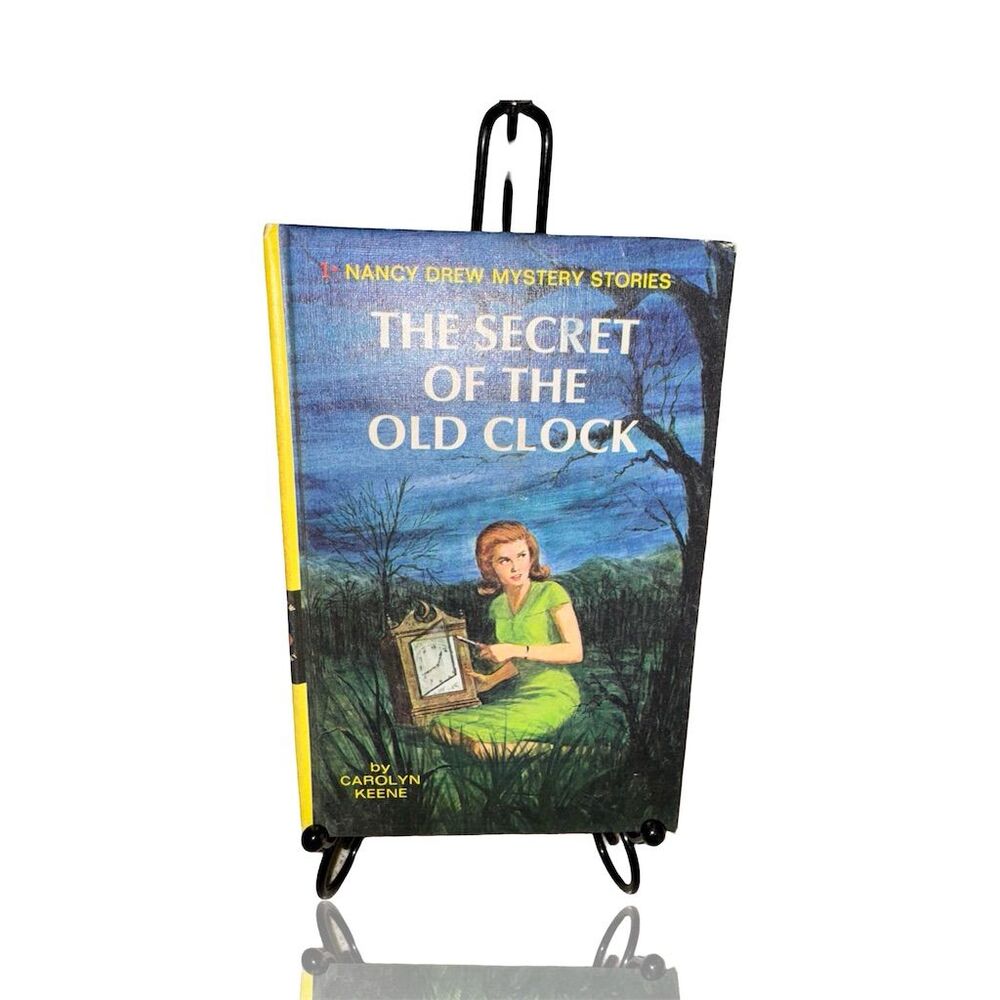 Vintage Nancy Drew Mystery Stories Book 1 - The Secret of the Old Clock